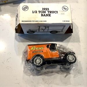 Vintage ERTL 1923 1/2 Ton Truck Coin Bank | REESE’S Peanut Butter Cups #9808